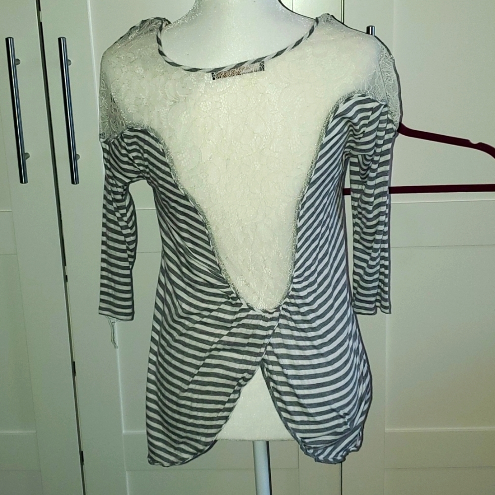 BCBG MAXAZRIA gray and white stripped top